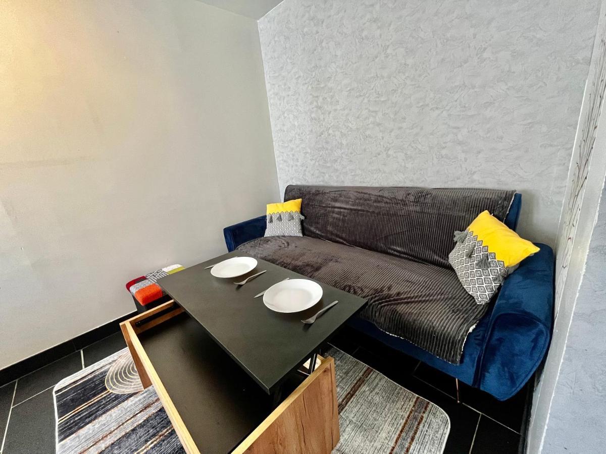 Studios Au Quartier Pavillonnaire Rue D Ambert Orleans Exterior photo