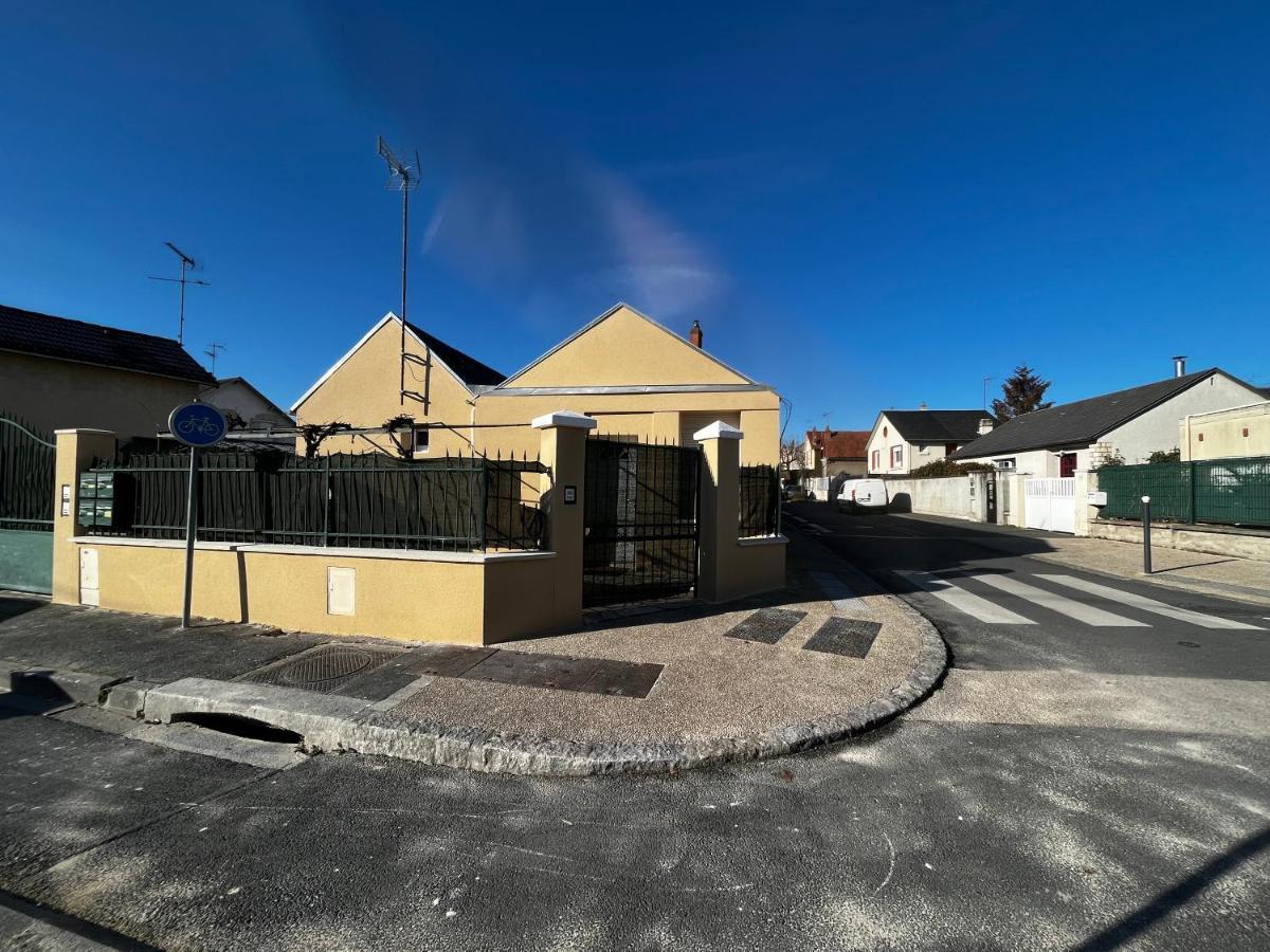 Studios Au Quartier Pavillonnaire Rue D Ambert Orleans Exterior photo
