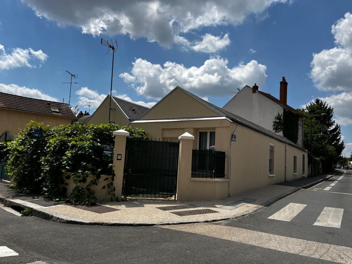 Studios Au Quartier Pavillonnaire Rue D Ambert Orleans Exterior photo